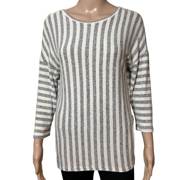 W5 Grey White Striped Shirt Size Medium - Picture 1 of 3